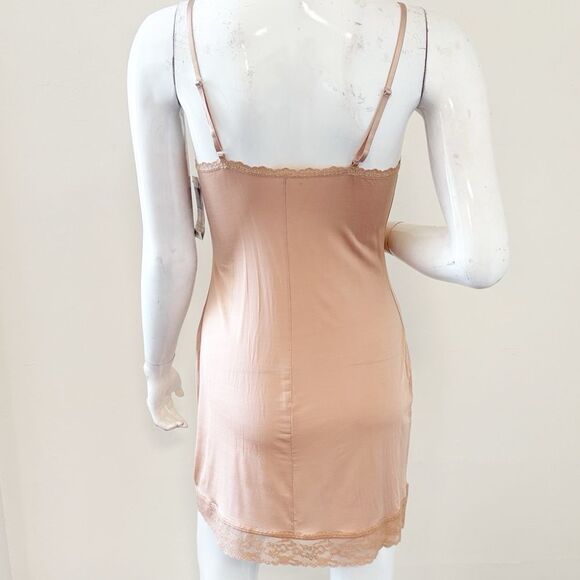 Hanky Panky 32” Fitted Slip Dress w Lace Hem Adjustable Straps in Mocha - Picture 3 of 6
